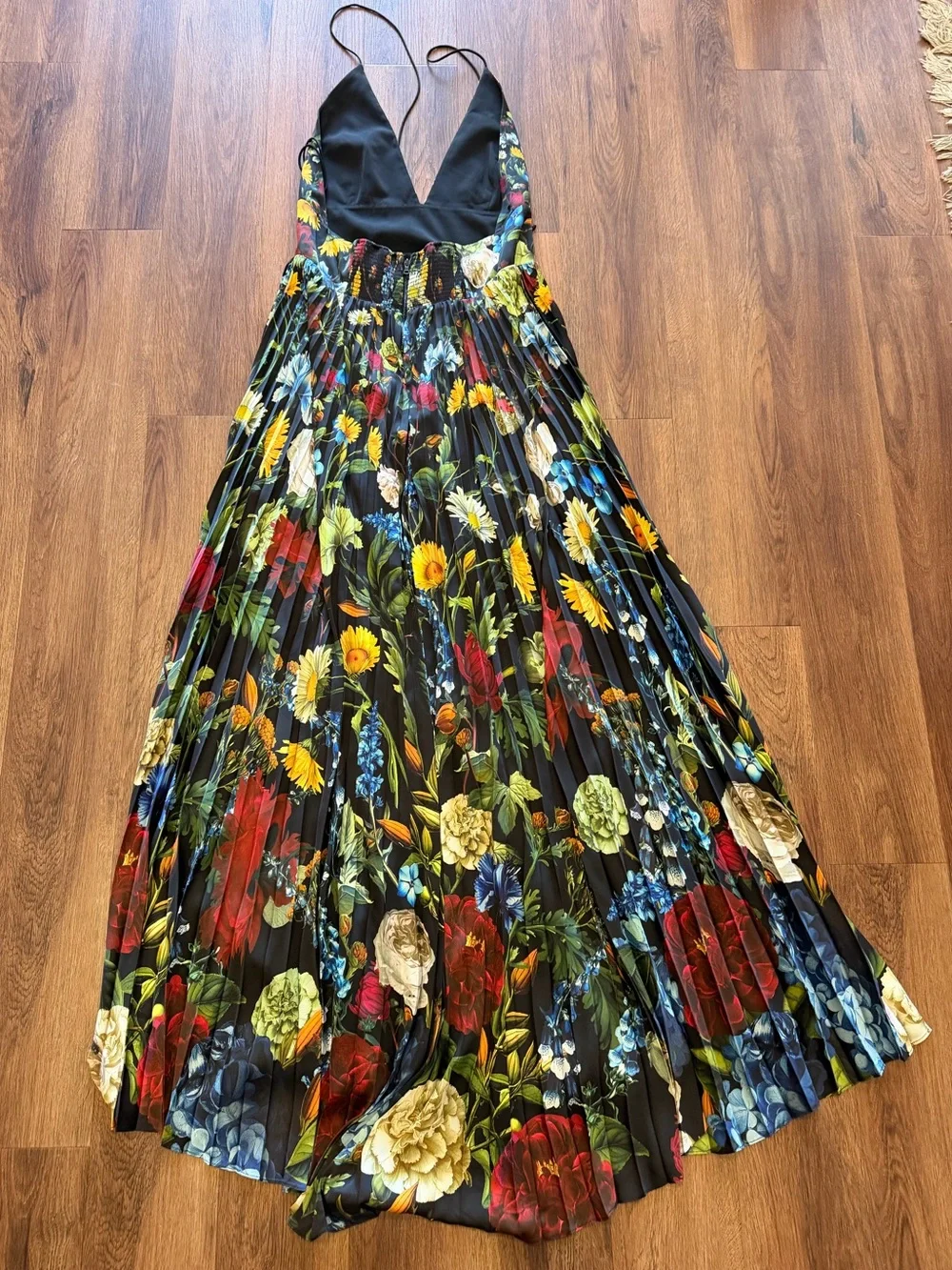 Alice + Olivia Hannah Pleated Foral Maxi Dress - Picture 5 of 5